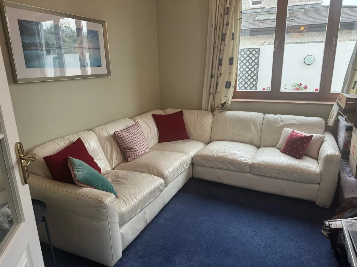 Couch - Image 2