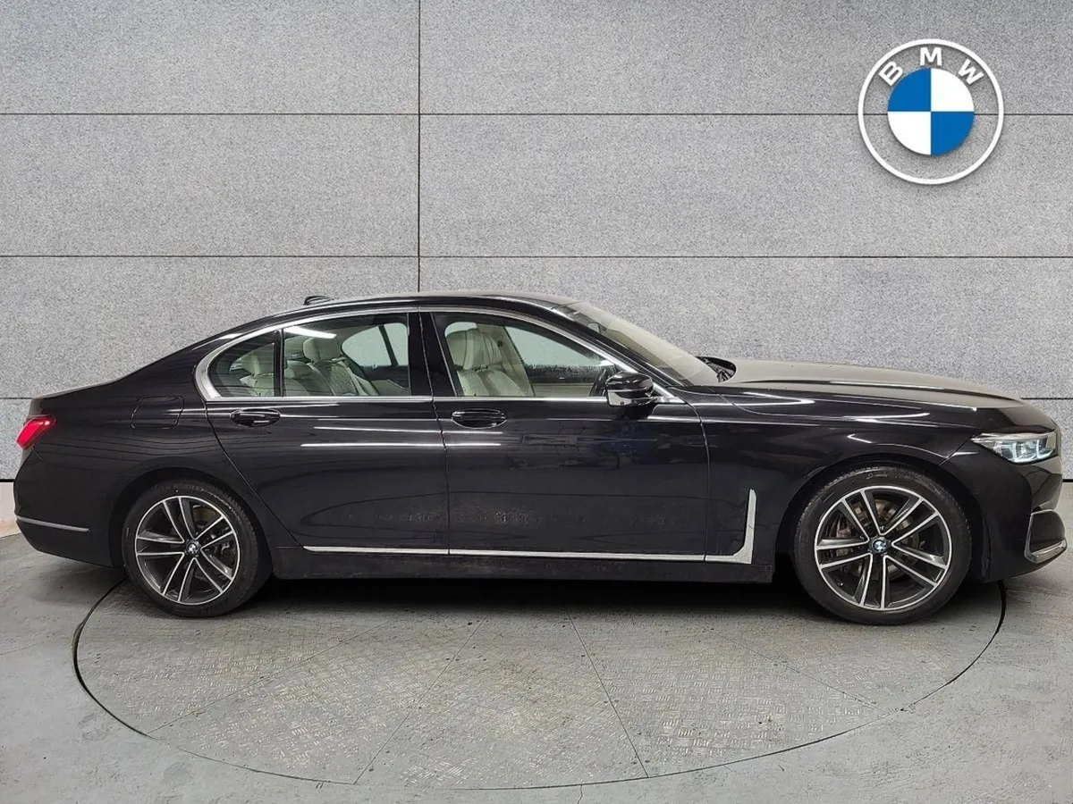 BMW 7 Series 730d Xdrive Saloon - Image 4