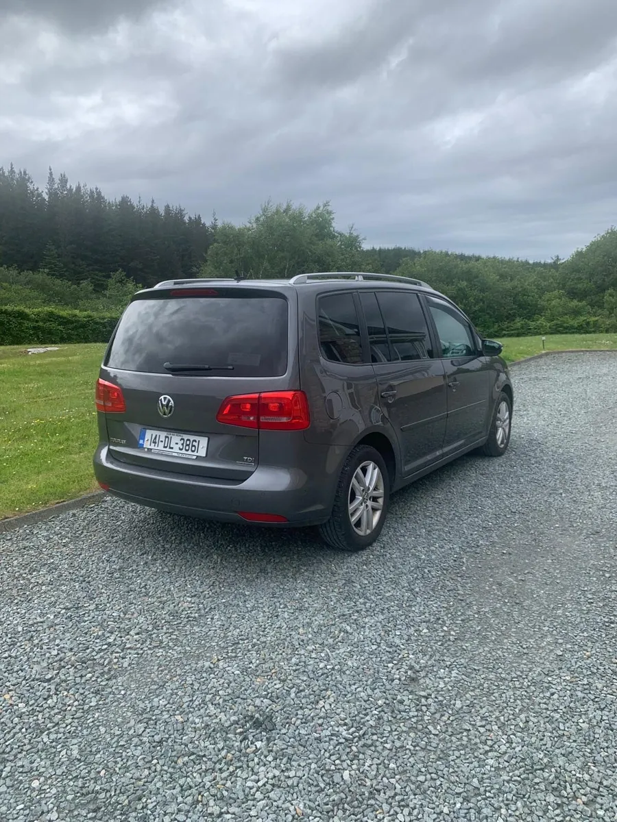 Volkswagen Touran 2014 - Image 2
