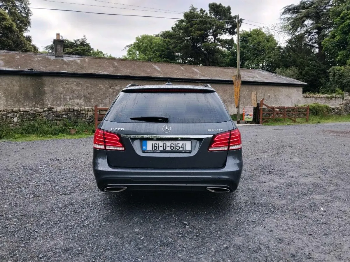 Mercedes-Benz E220 Touring - Image 4