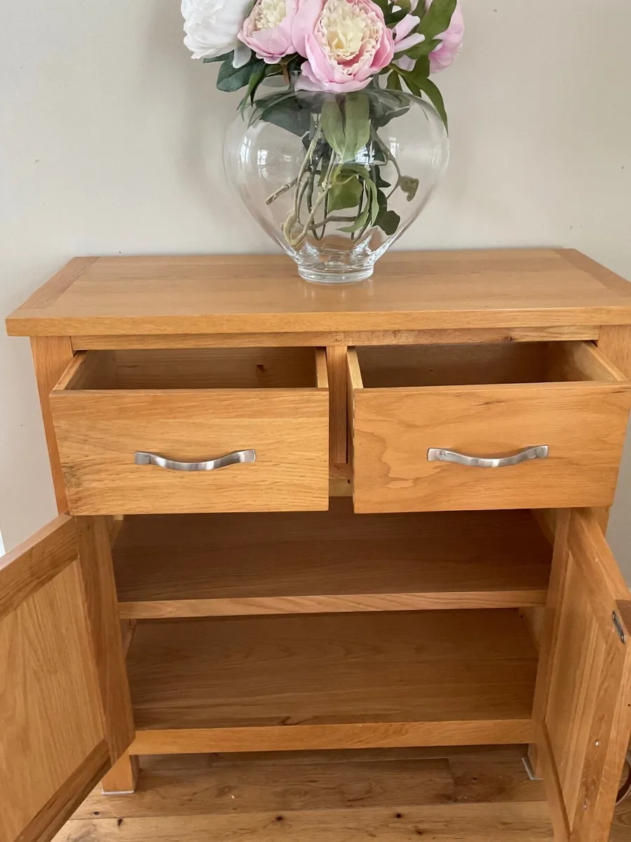 Solid oak sideboard in great condition - Image 2