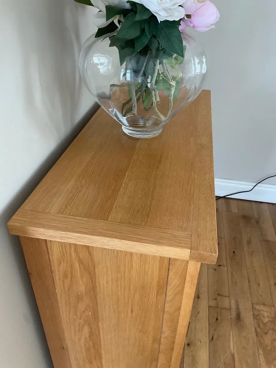 Solid oak sideboard in great condition - Image 3
