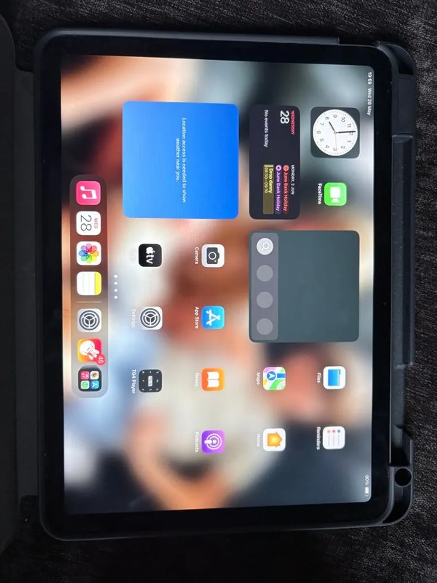 iPad Air - Image 1