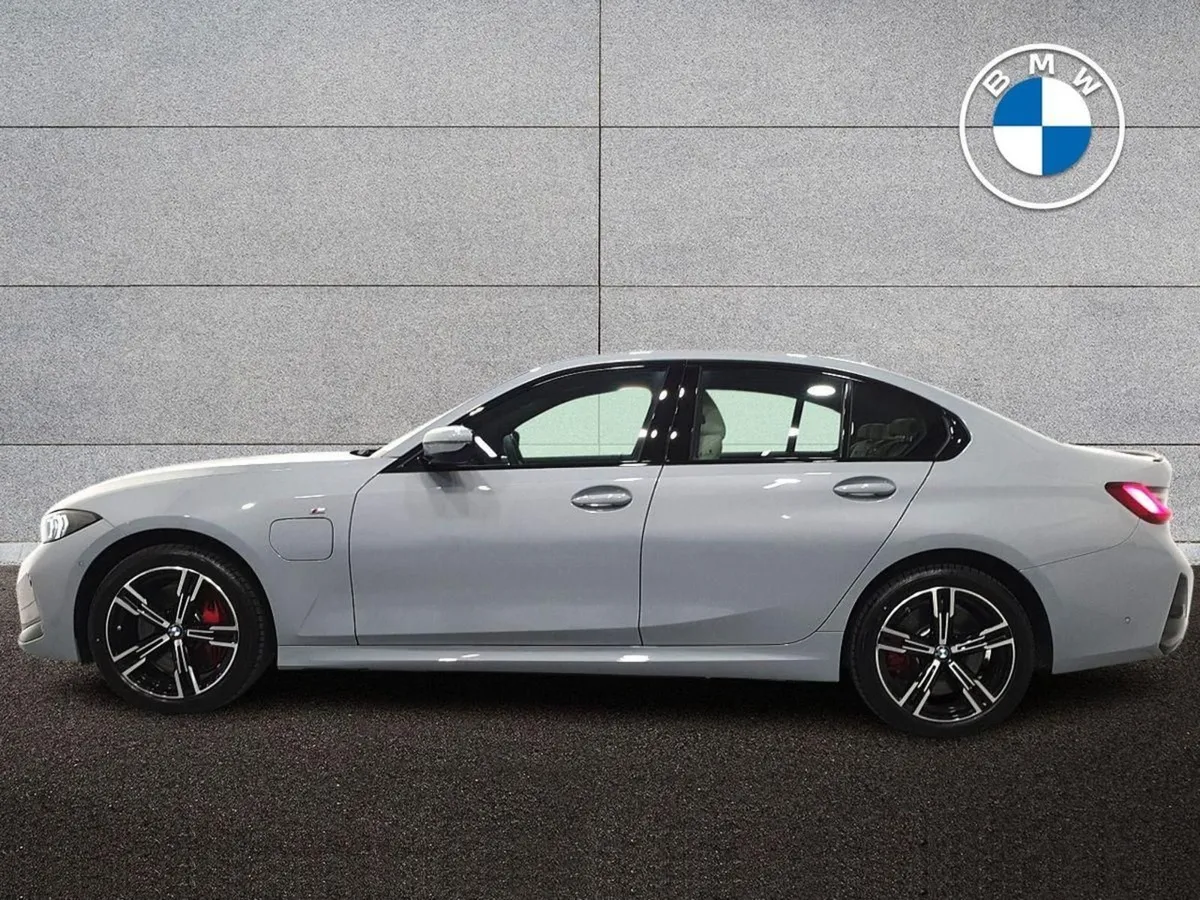BMW 3 Series 330e M Sport Saloon - Image 4