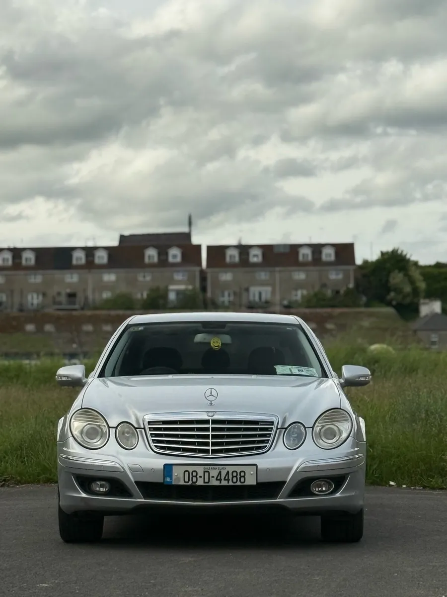 Mercedes E200 Kompressor Automatic - Image 2