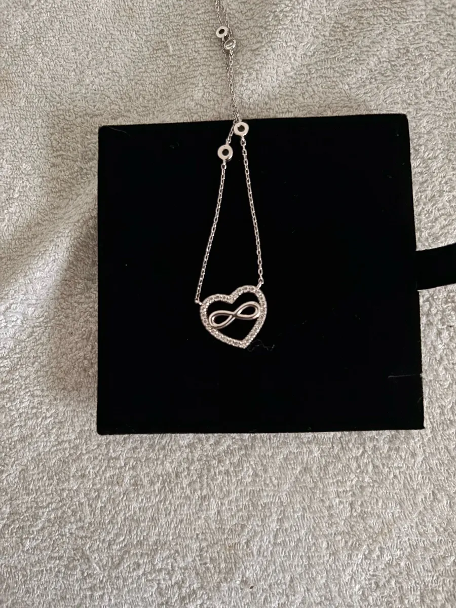 Silver and diamond necklace - Image 2