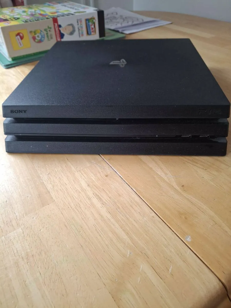 PS4 Pro - 1TB - Image 4