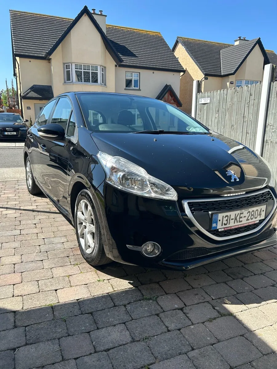 Peugeot 208 - Image 2