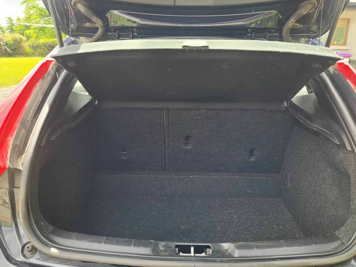Volvo V40 2016 - Image 4