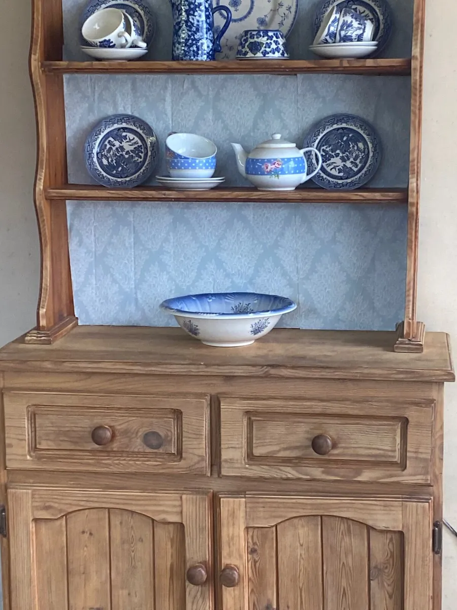 Pine dresser - Image 1
