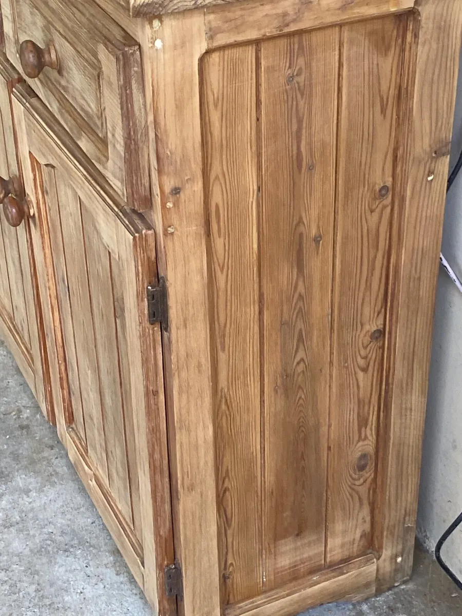 Pine dresser - Image 3