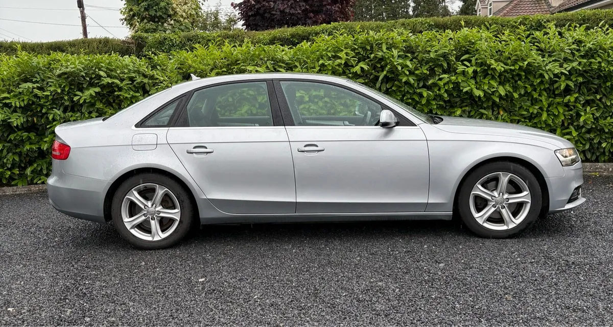 Audi A4 2015 - Image 2