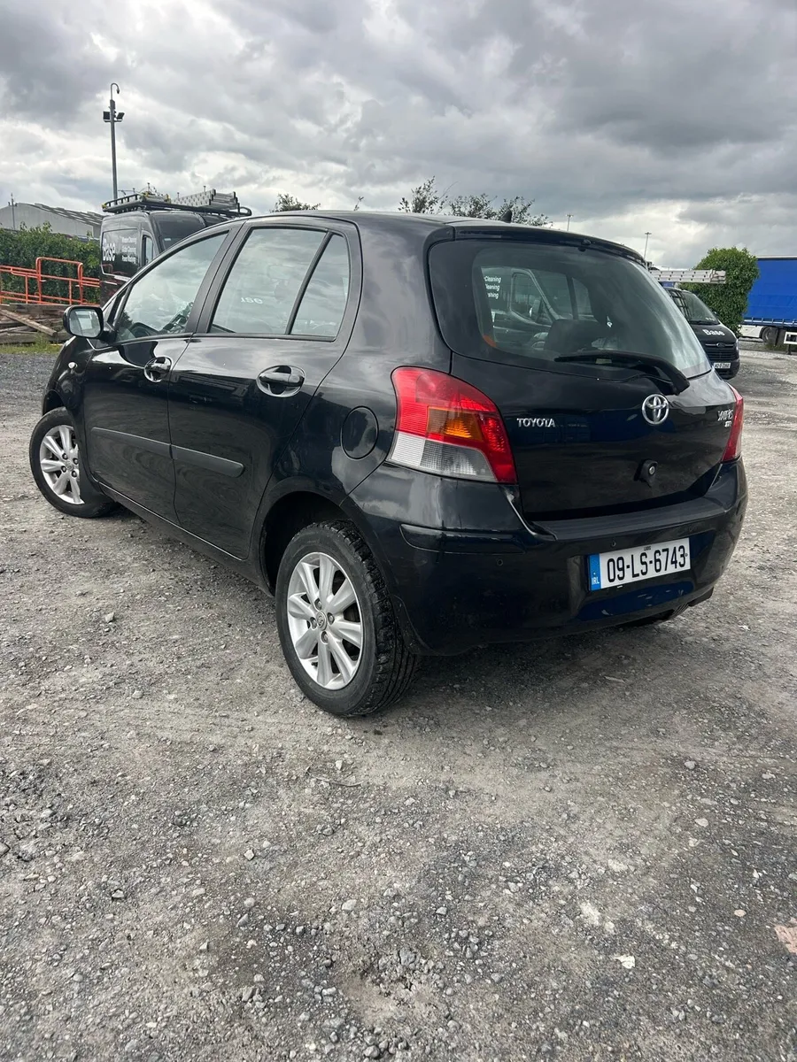 Toyota Yaris Automatic NCT 8/25 TAX 10/25 - Image 4