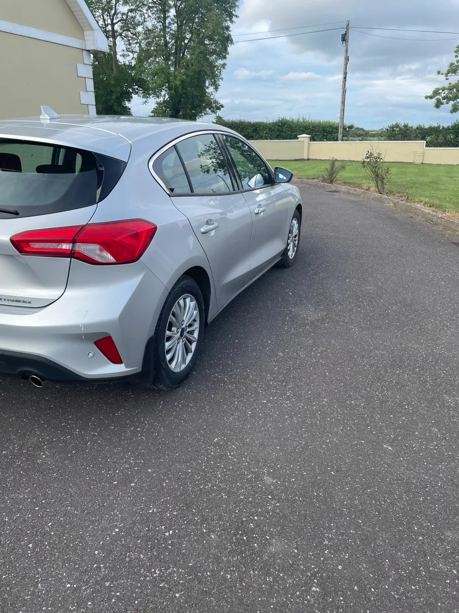 Ford Focus 2019 - Image 2