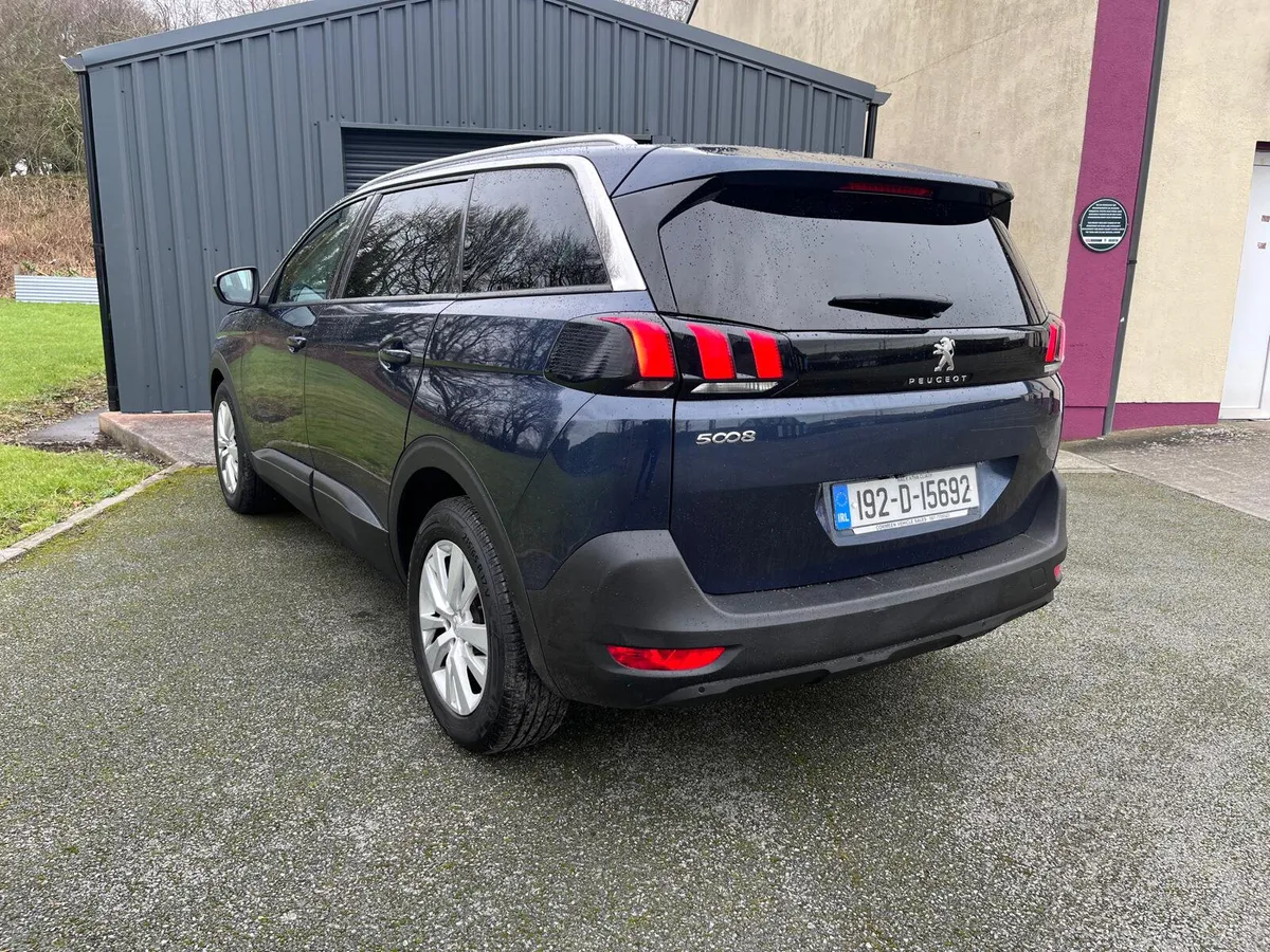 Peugeot 5008 1.5 BLUE HDI - Image 2
