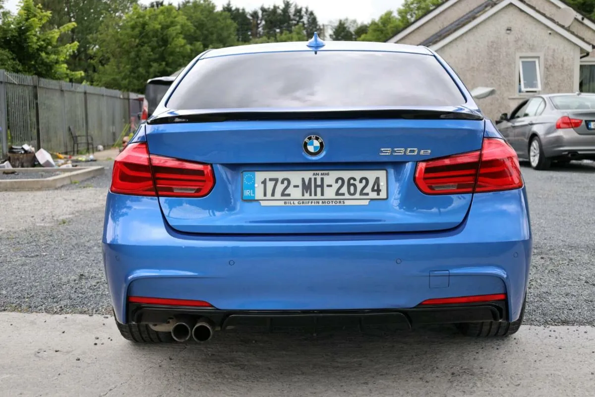 bmw 330e - Image 3