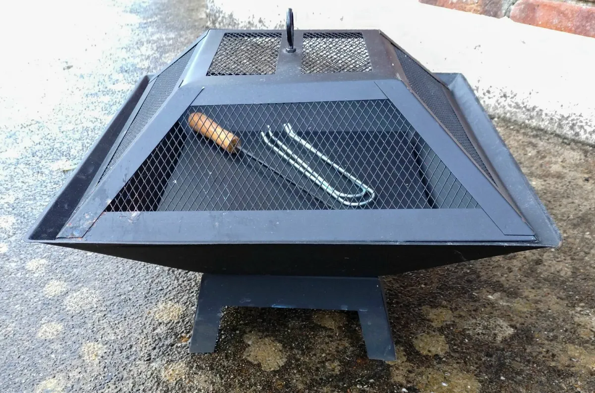 BARBECUE SET (BRAND NEW). - Image 1