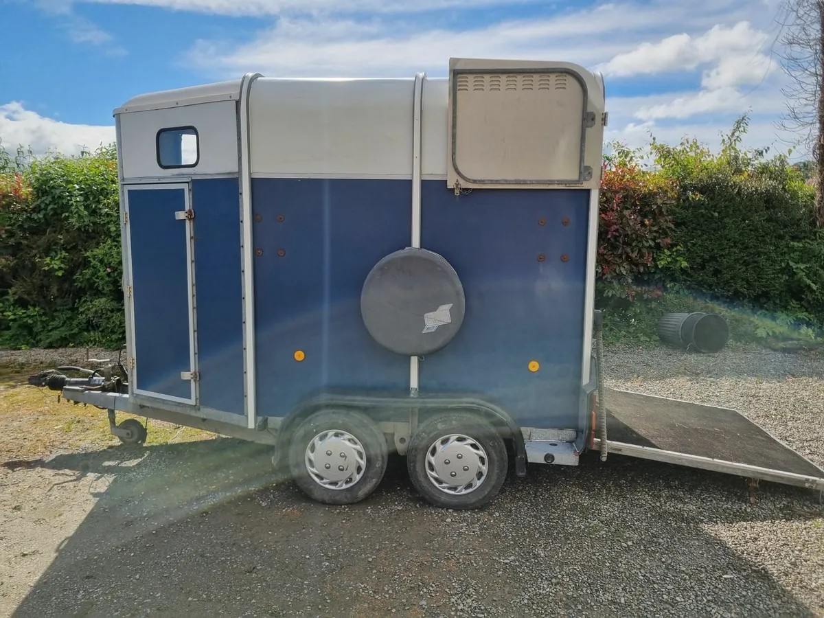 Ifor Williams 505 Horsebox - Image 1