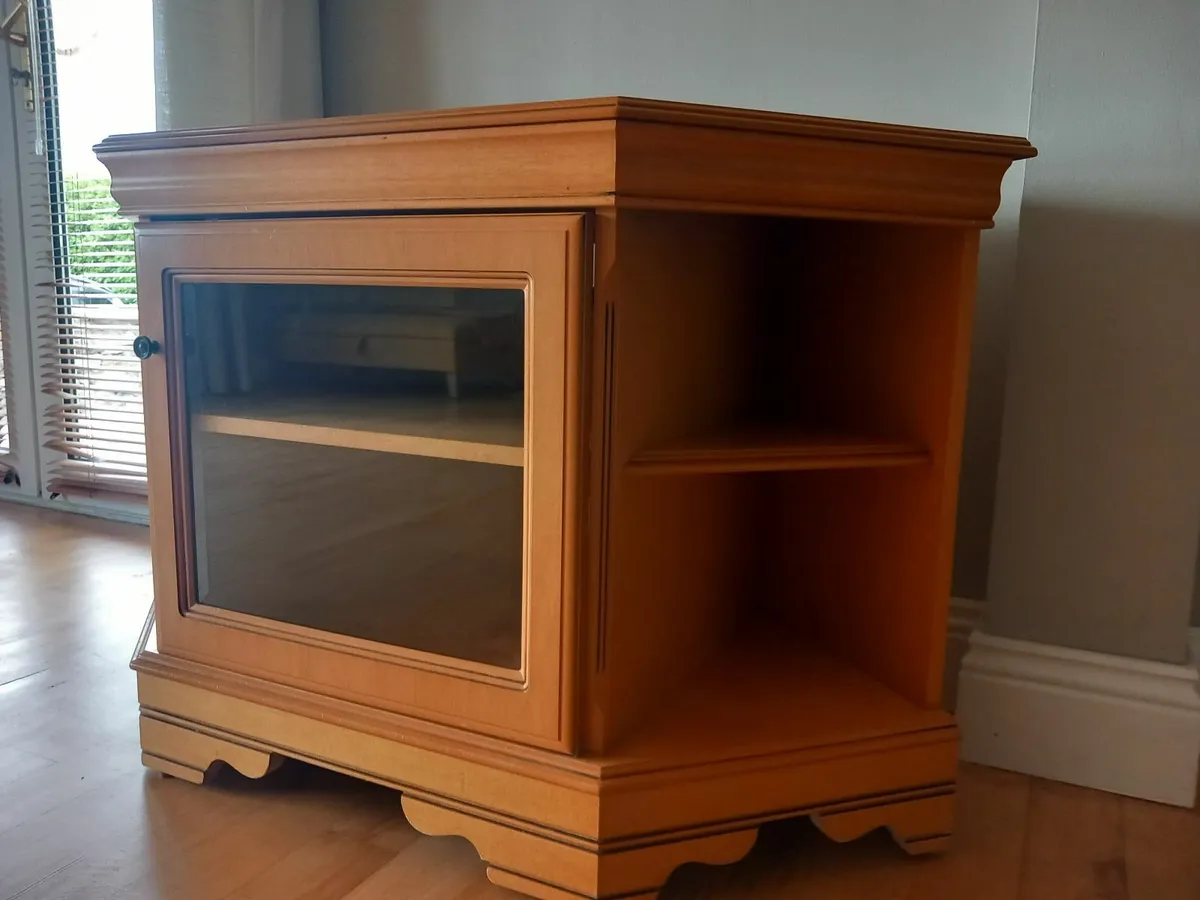 TV Unit - Image 4