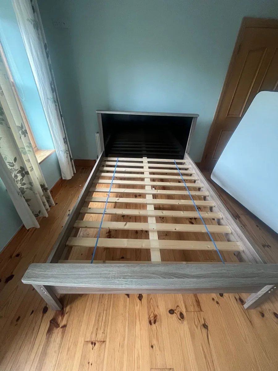 Bed frame - Image 4