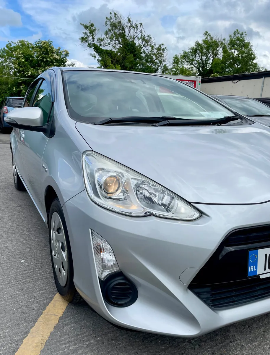 Toyota Aqua 2016 - Image 2