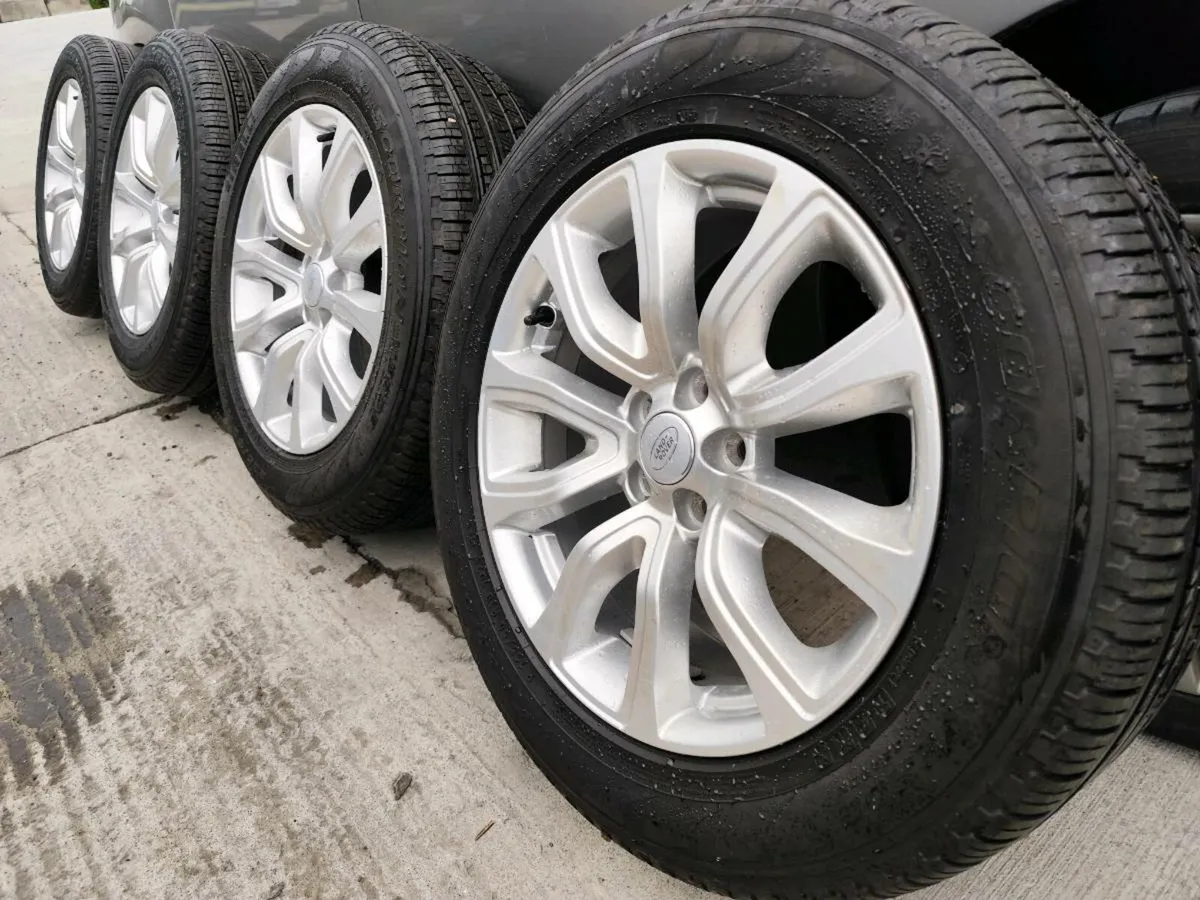 Land Rover Range Rover Evoque alloys and tyres - Image 1