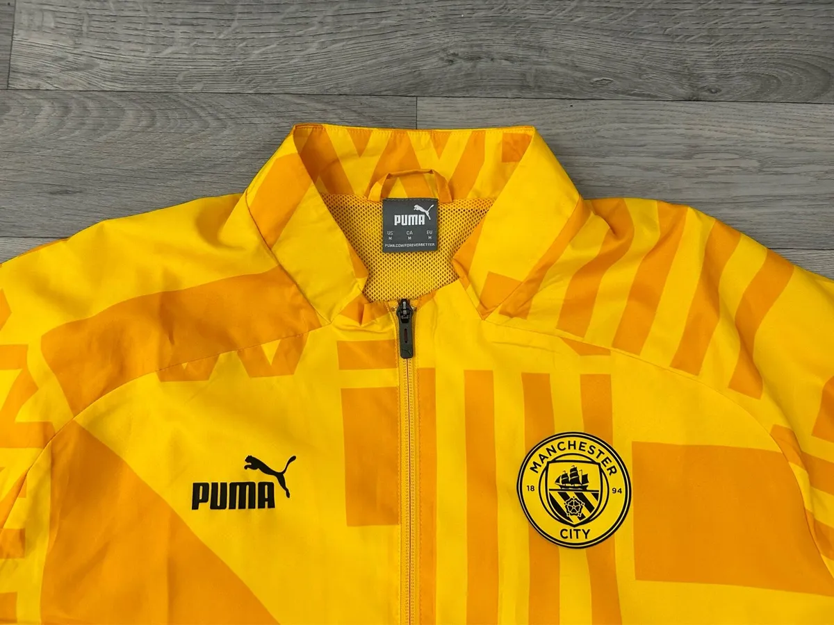 Puma Manchester City Windbreaker Jacket Medium - Image 3