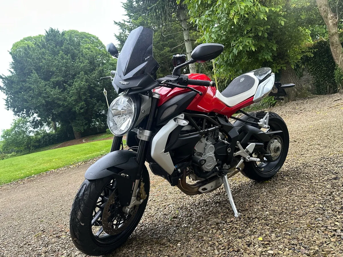 MV Agusta 675 Brutale - Image 2