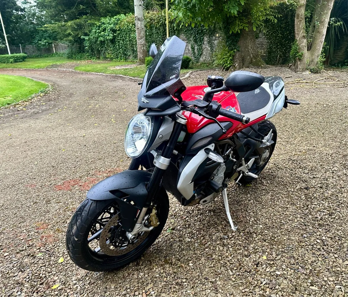 MV Agusta 675 Brutale - Image 3