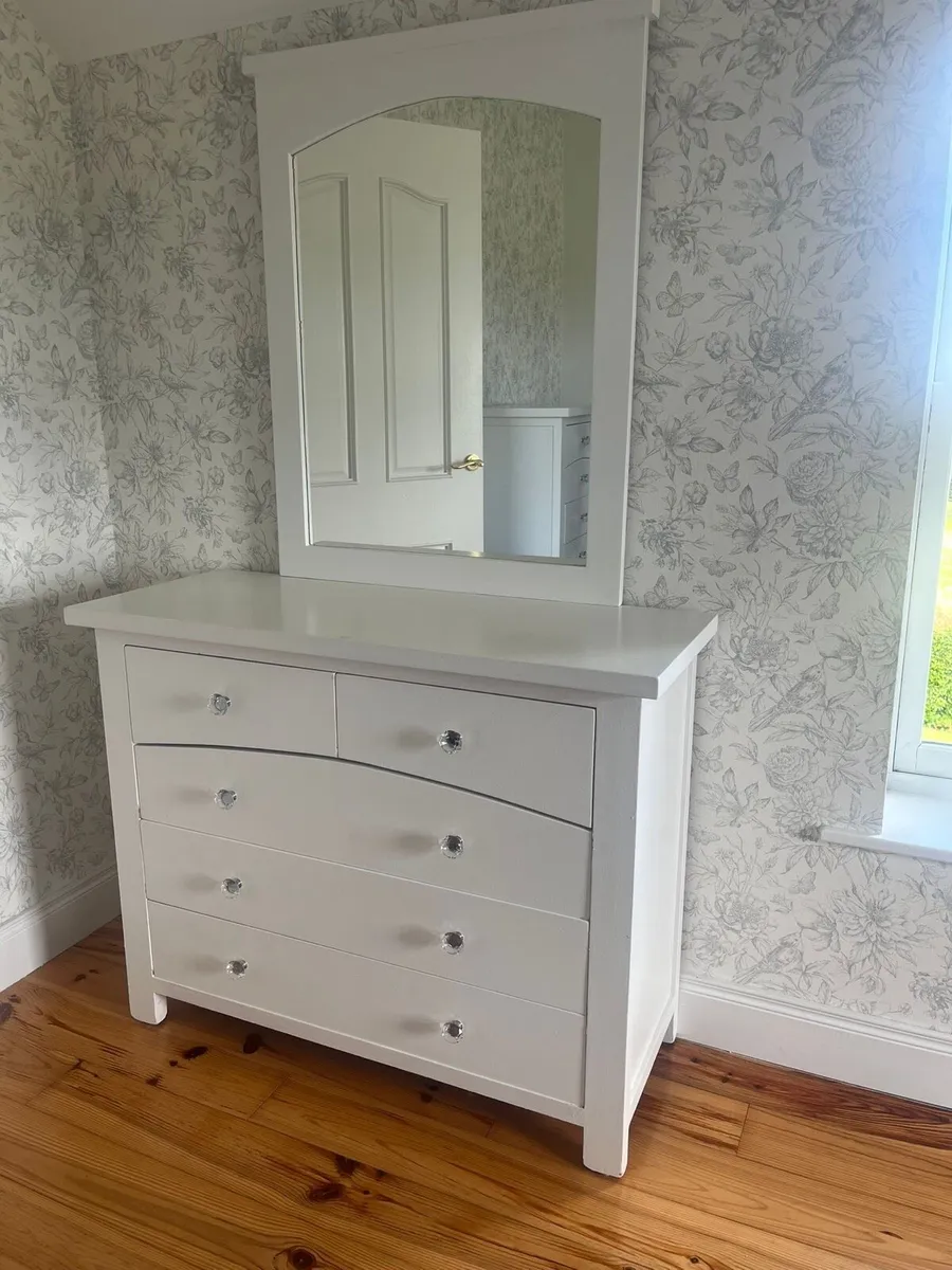 Chest of drawers and matching mirror - Image 2