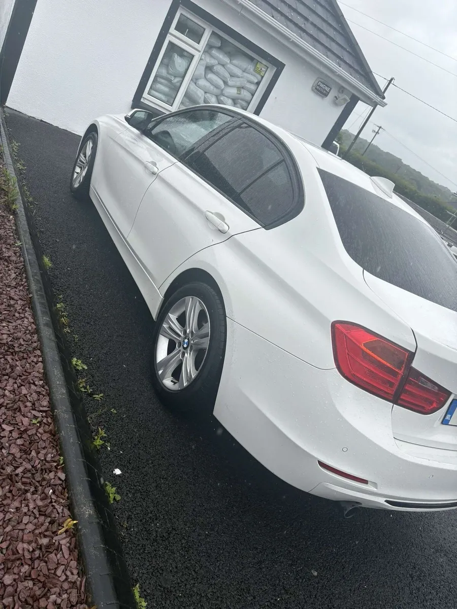 BMW F30 - Image 2