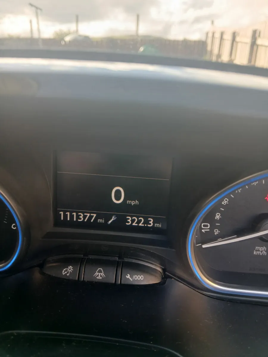 Peugeot 2008 2015 - Image 3