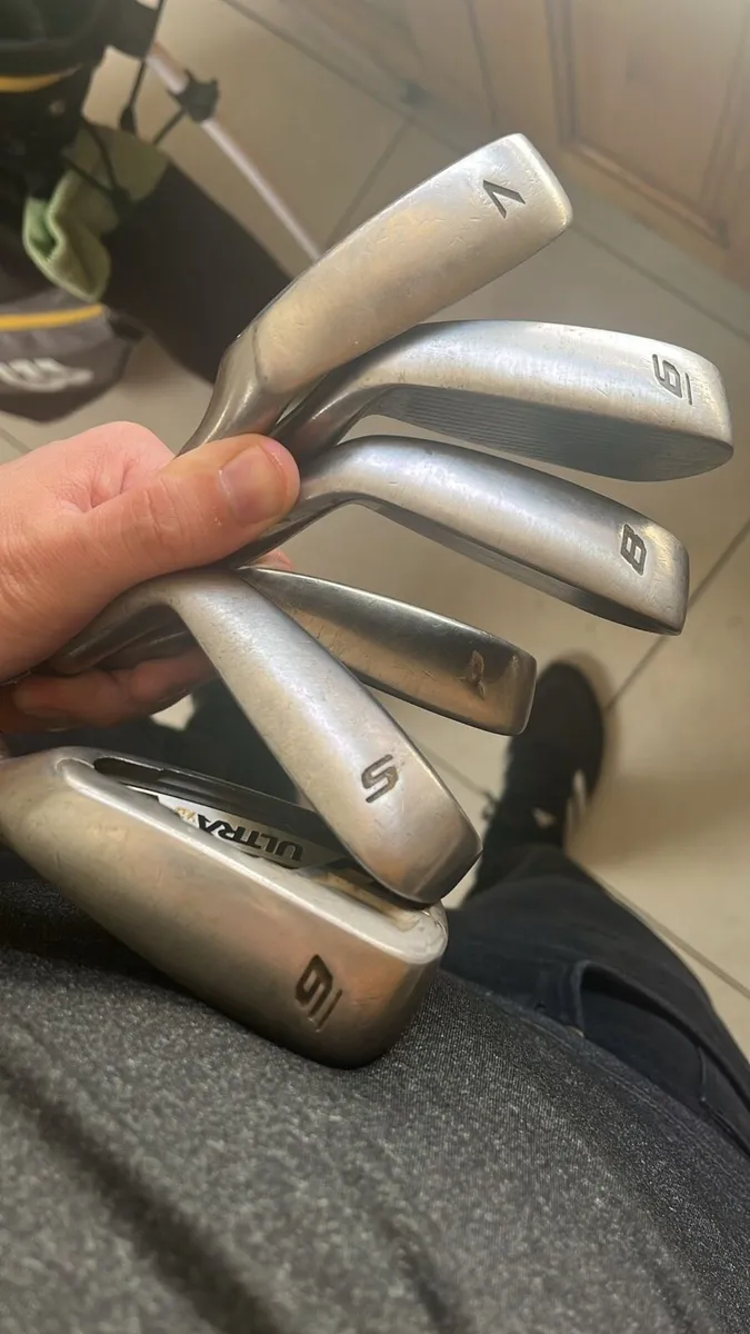 Wilson Ultra golf clubs €200 or nearest offer - Image 2