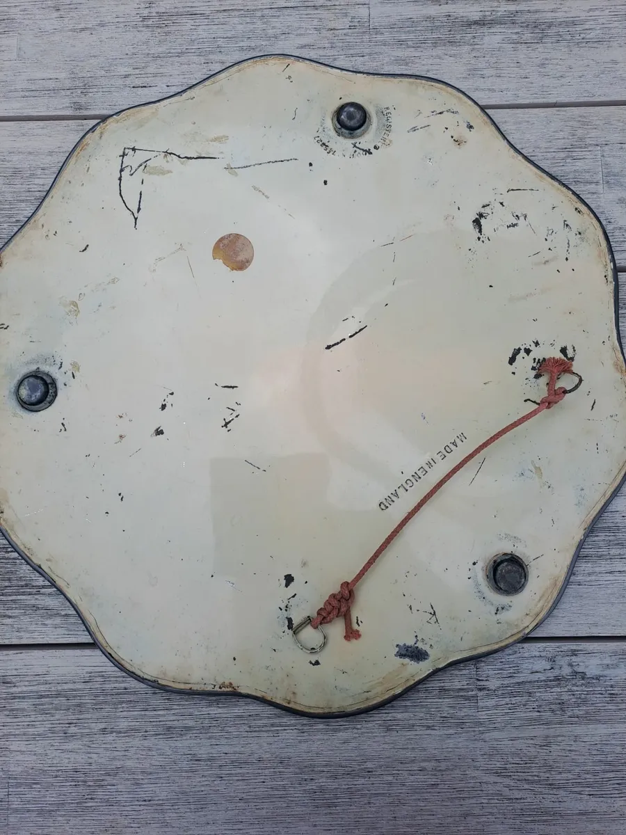 Vintage mirrored base for display . - Image 2