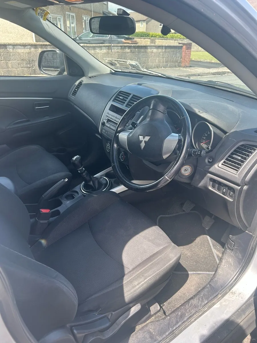 2011 Mitsubishi asx - Image 4