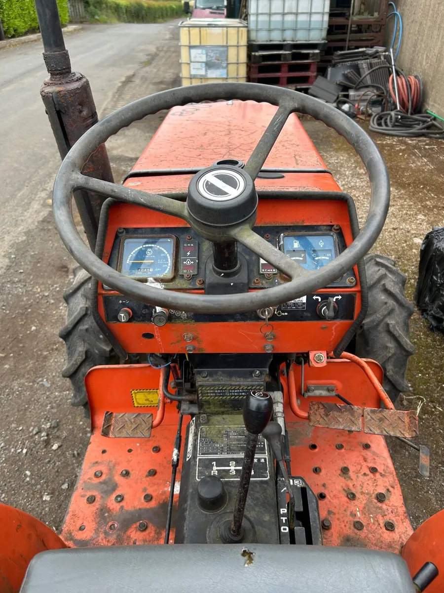 tractor - Image 4