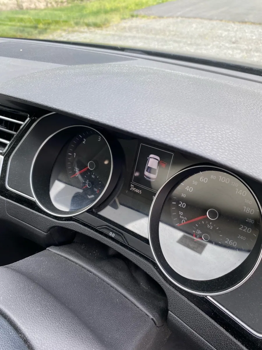 2015  VW Passat - Image 4