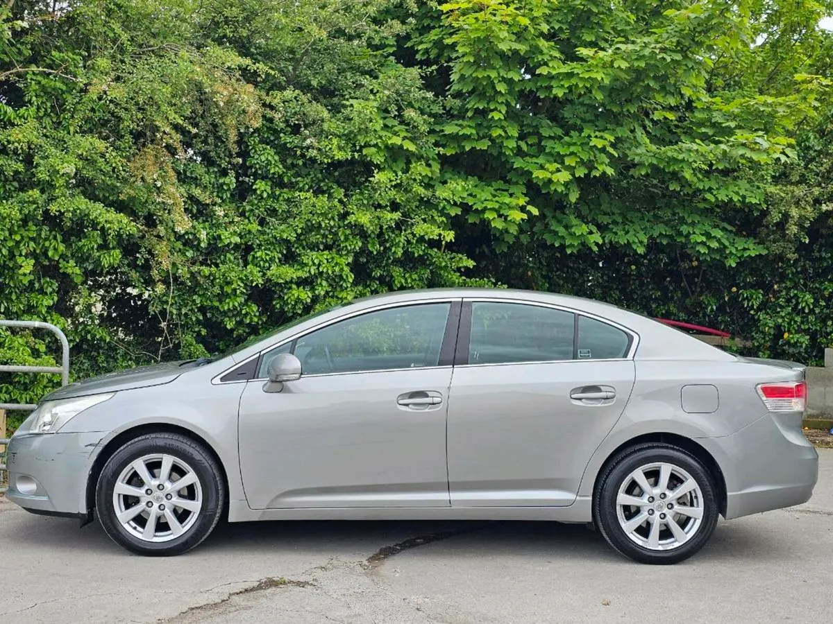 2011 Toyota avensis low mileage  €2990 - Image 4
