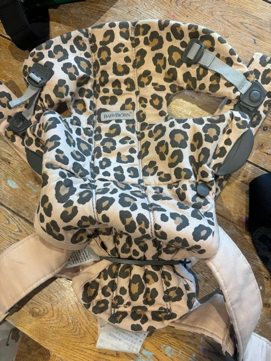baby Bjorn baby carrier - Image 1