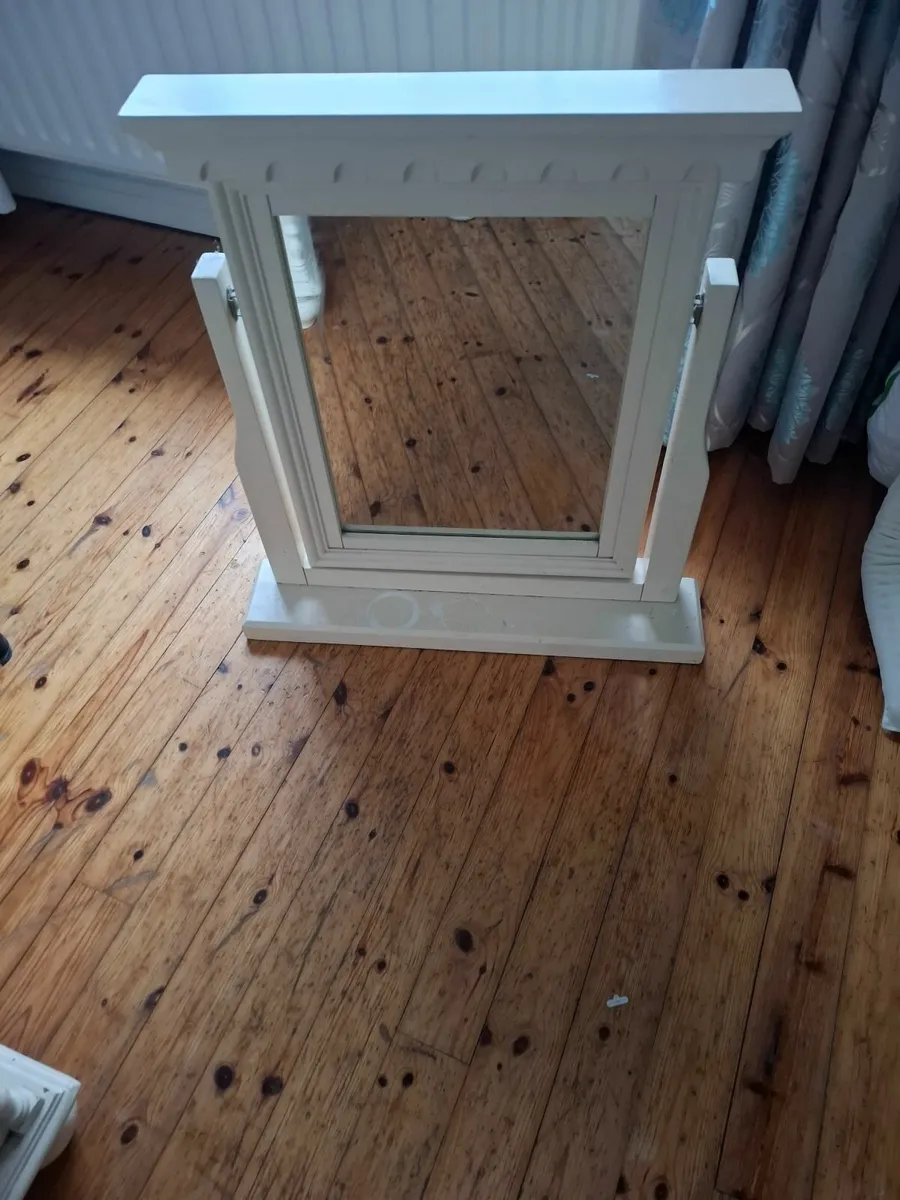 Large dressing table mirror - Image 1