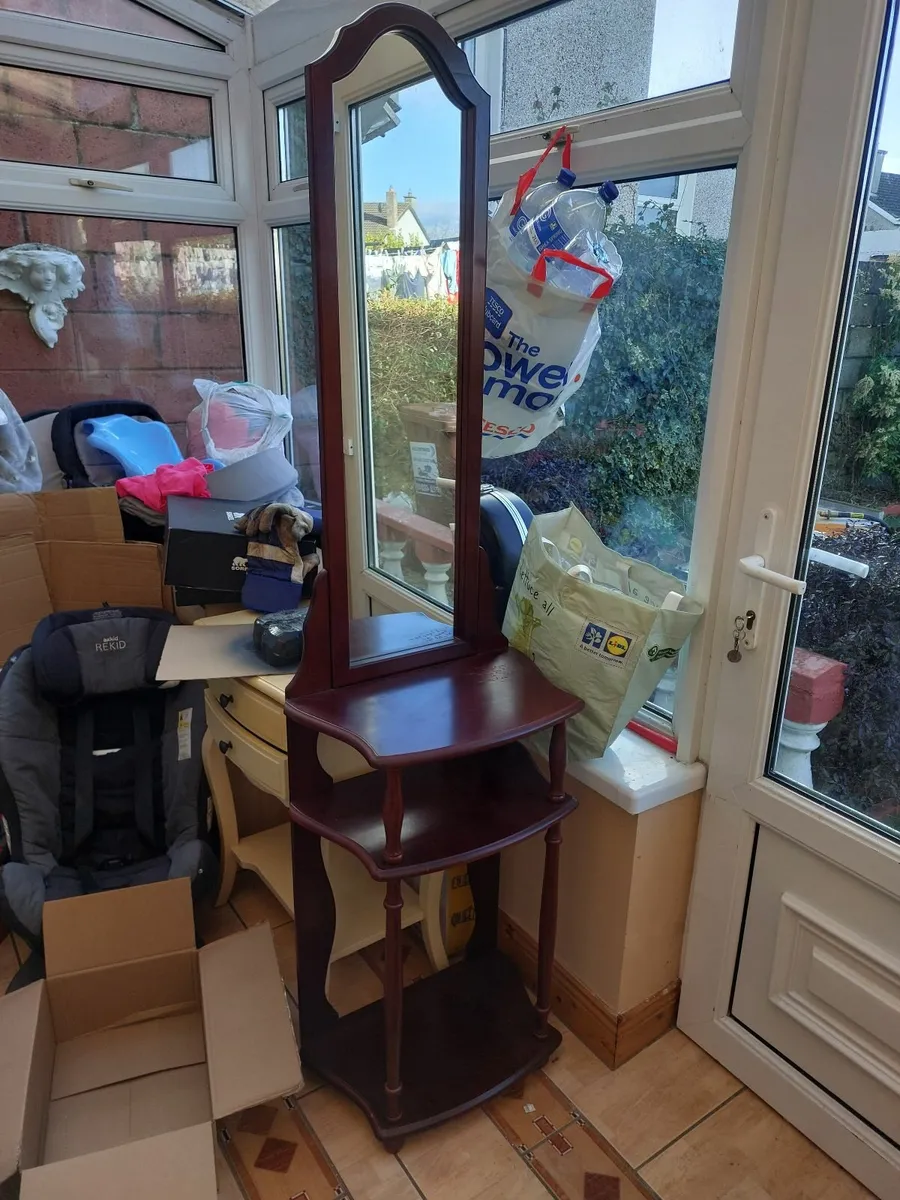 Dressing table with tall mirror - Image 1