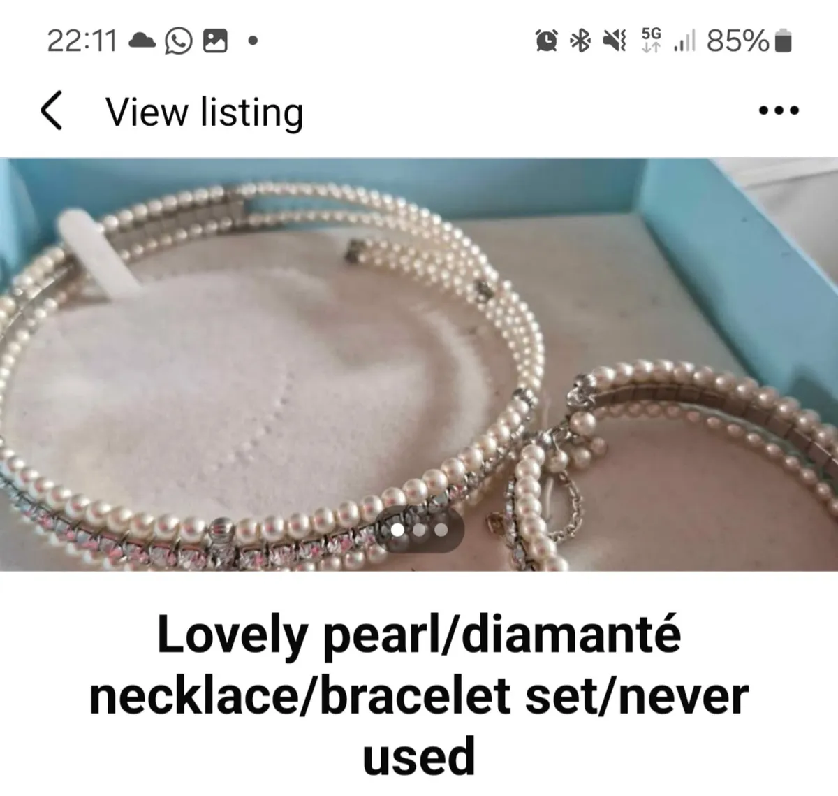 Lovely Pearl/Diamanté Necklace/Bracelet Set - Image 1