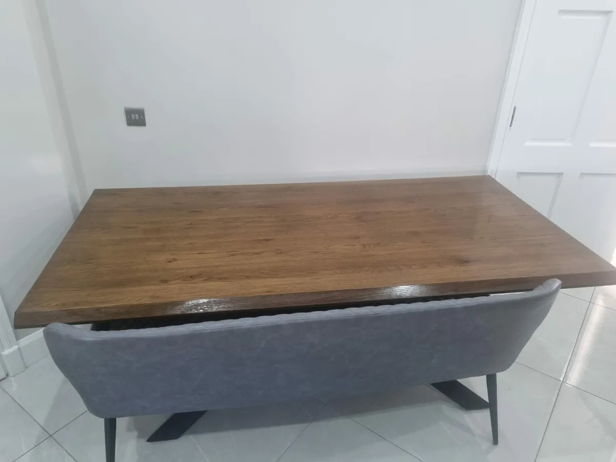 DINING TABLE - Image 1