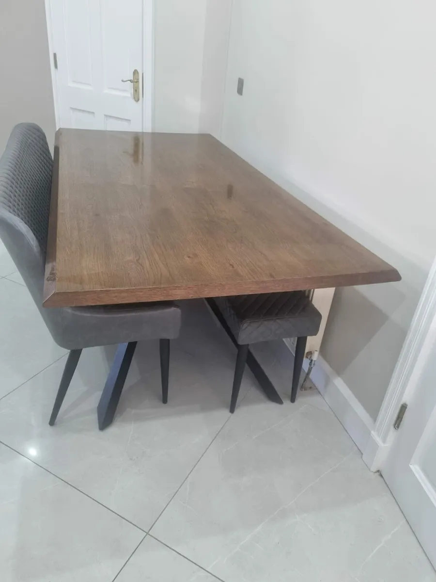 DINING TABLE - Image 4