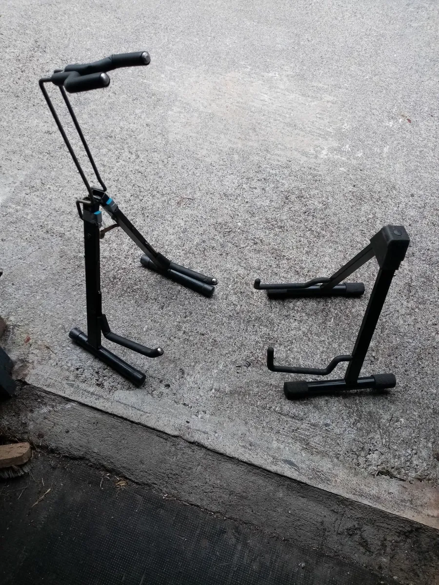 2 x Guitar Stands