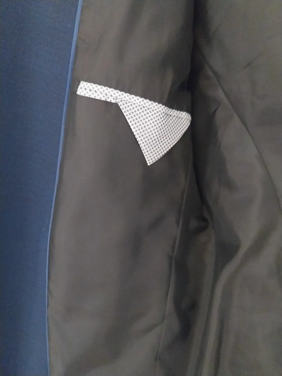 Mens suit - Image 2
