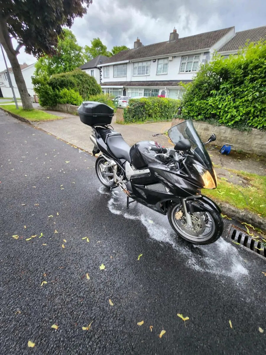Honda VFR800 Vtec - Image 1