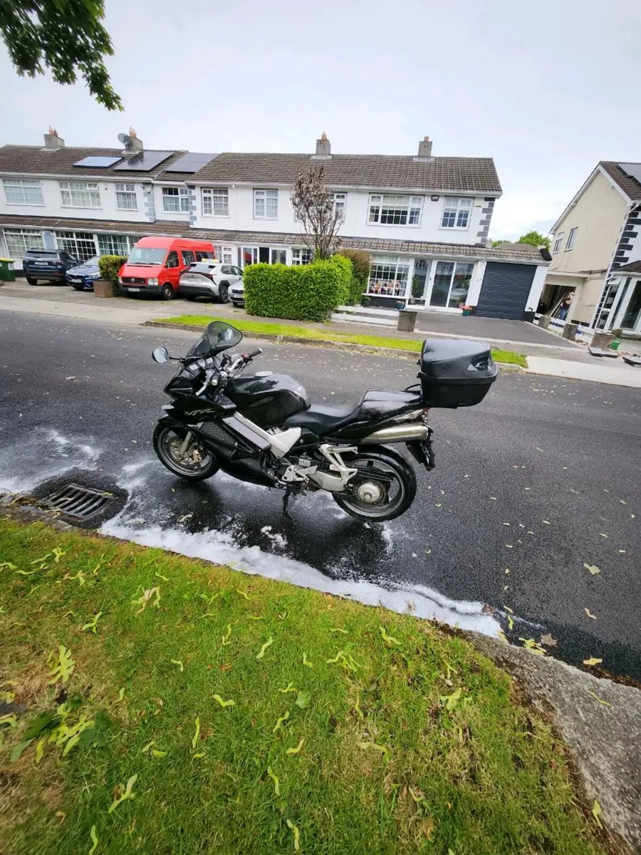 Honda VFR800 Vtec - Image 3