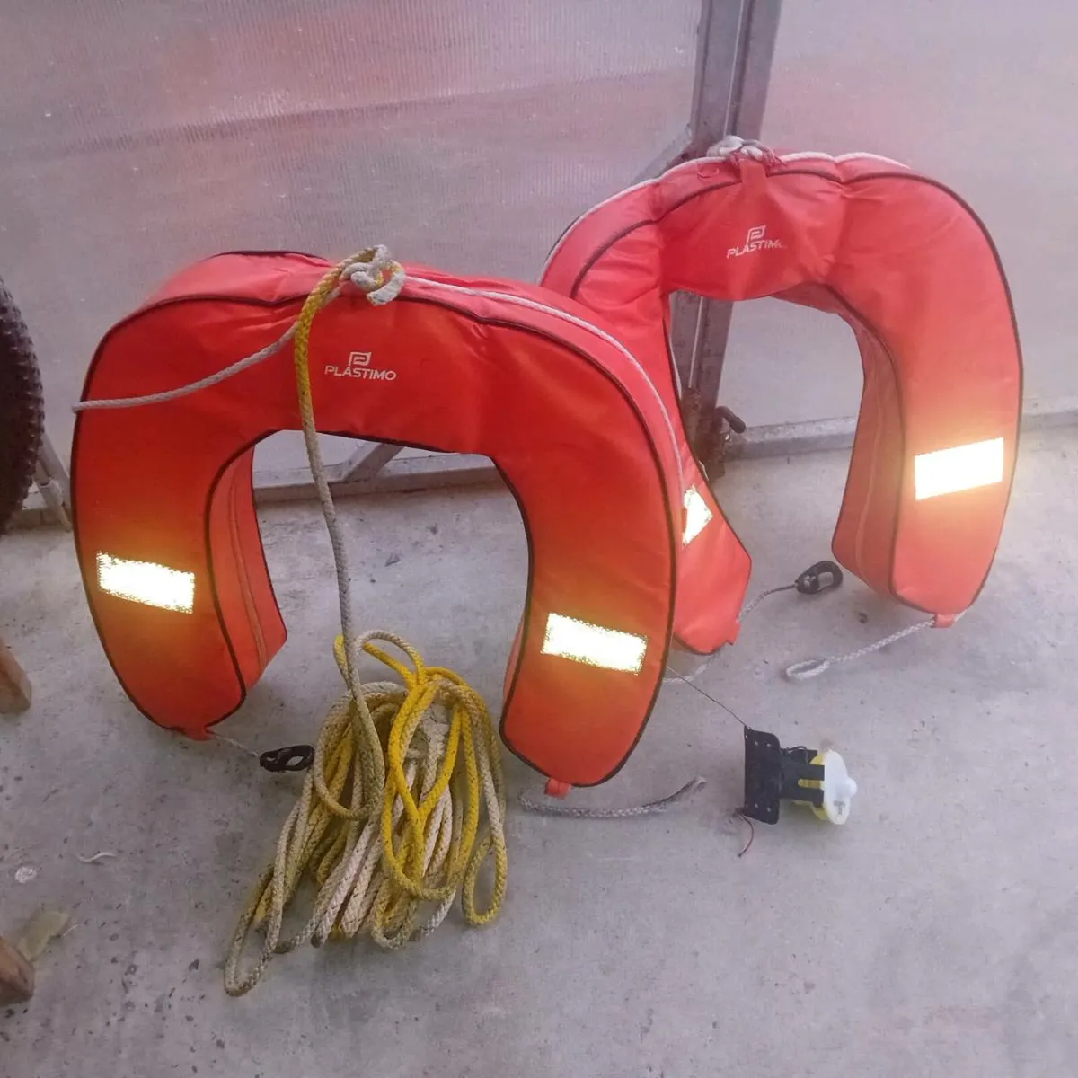 Plastimo Horseshoe Liferings - Image 1