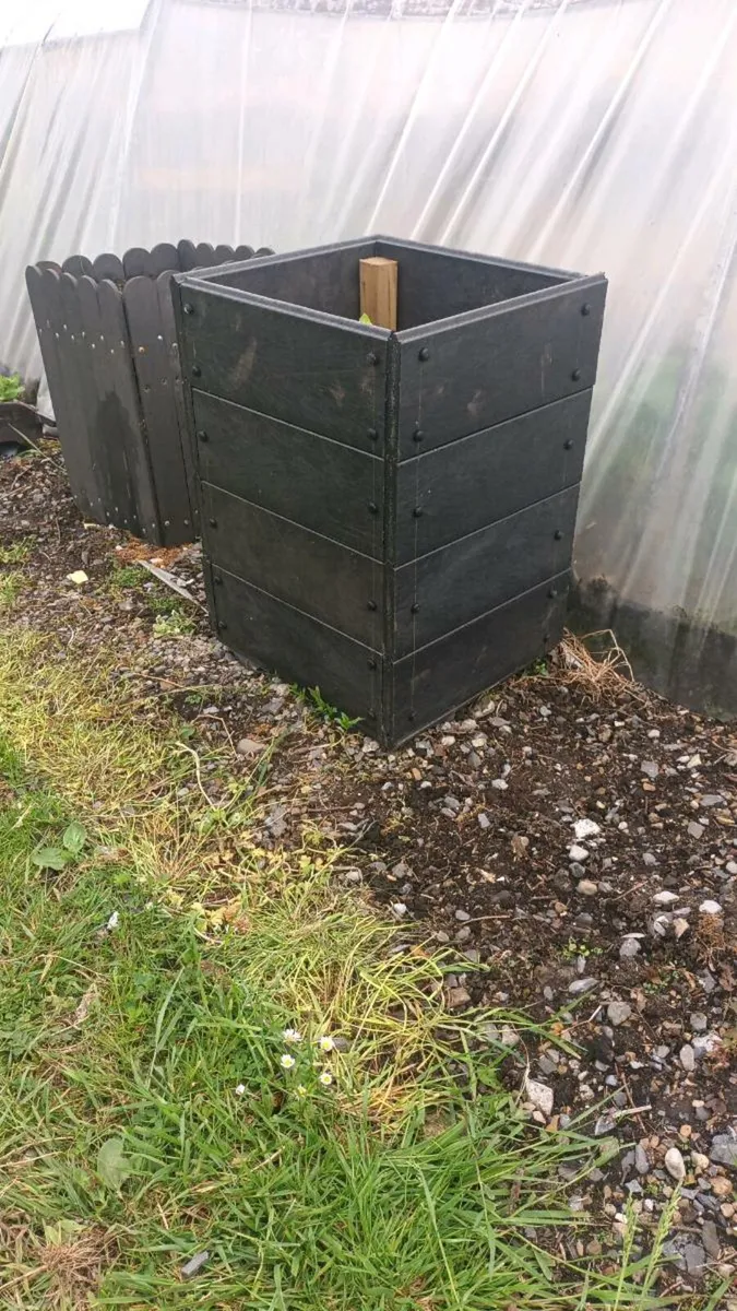 Flower planters - Image 2